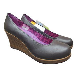 NEW Crocs A-Leigh Closed Toe Wedge Size 7.5